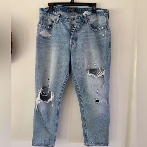 Abercrombie and Fitch boyfriend jeans - Picture 2 of 8